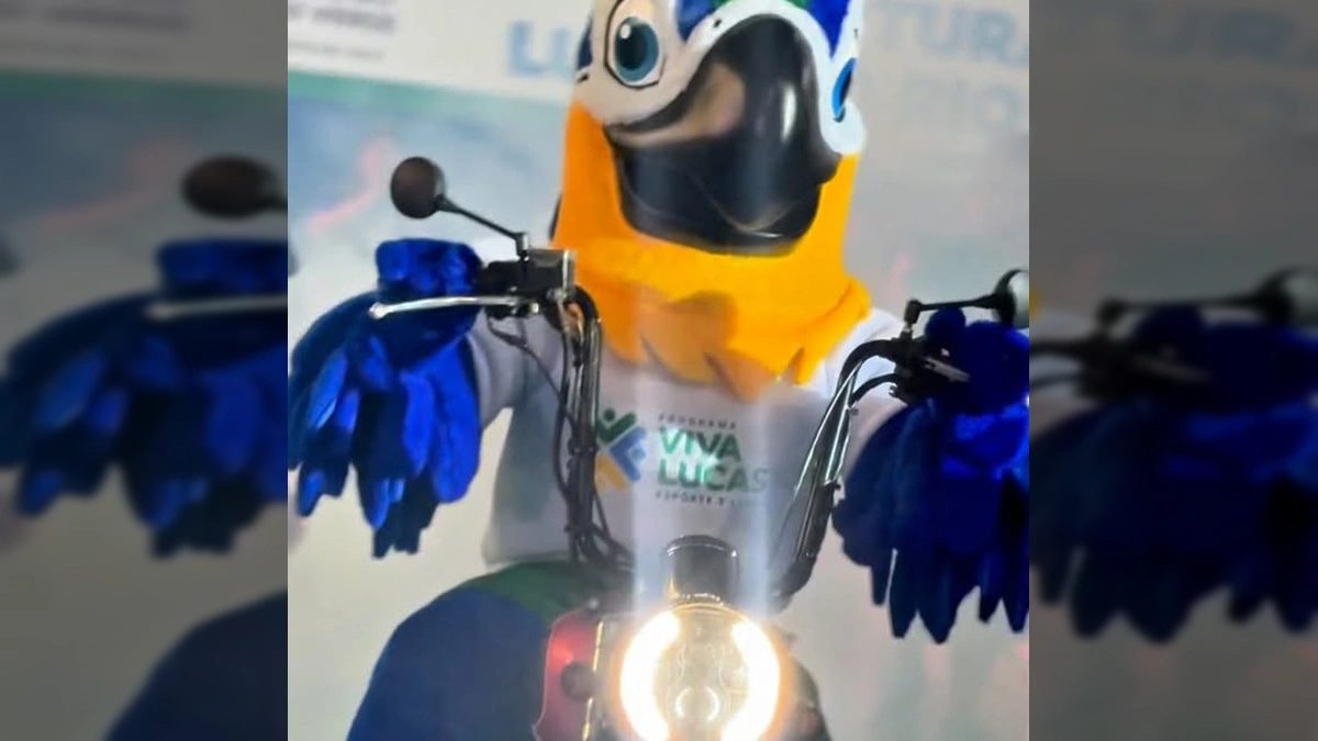 Mascote e autoridades na abertura dos Jogos Escolares e Estudantis em Lucas do Rio Verde / Créditos: Instagram vivalucasesportelazer