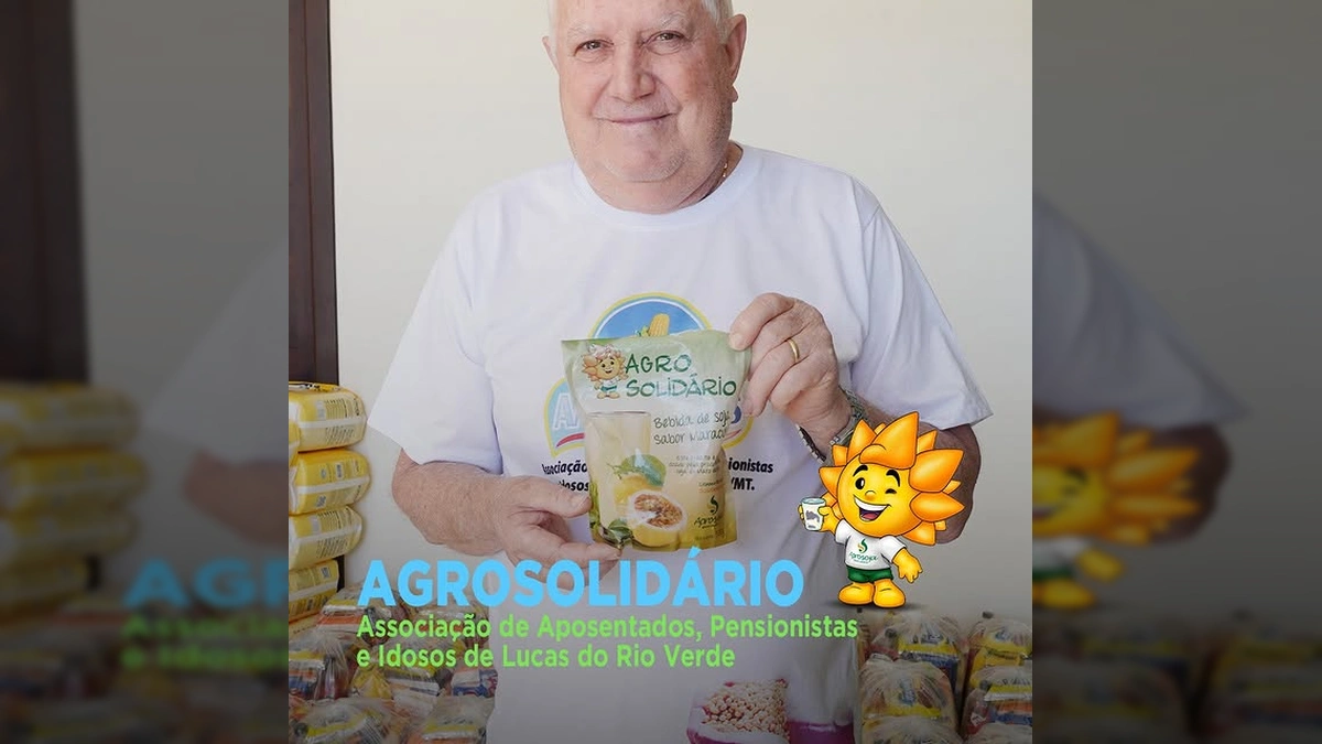 Idosos recebendo doações de cestas básicas e bebida de soja do programa Agrosolidário em Lucas do Rio Verde, MT. Crédito: aprosojamt / Instagram.