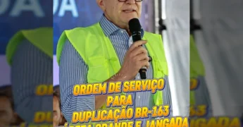 Vice-governador Otaviano Pivetta falando ao microfone em evento de infraestrutura em Mato Grosso. Créditos: Otaviano Pivetta / Instagram