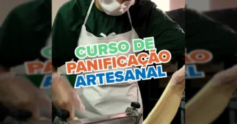 Pessoas envolvidas na produção de alimentos durante o curso de panificação. Créditos: Prefeitura de São José do Rio Claro / Instagram.