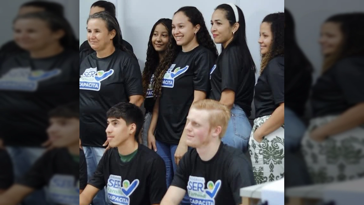 Alunos e instrutor do curso de Assistente de Recursos Humanos e Informática em Gaúcha do Norte. Crédito: Prefeitura de Gaúcha do Norte / Instagram