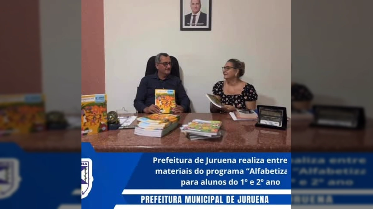 Alunos recebem materiais didáticos do programa Alfabetiza MT em Juruena. Créditos: Prefeitura de Juruena / Instagram.