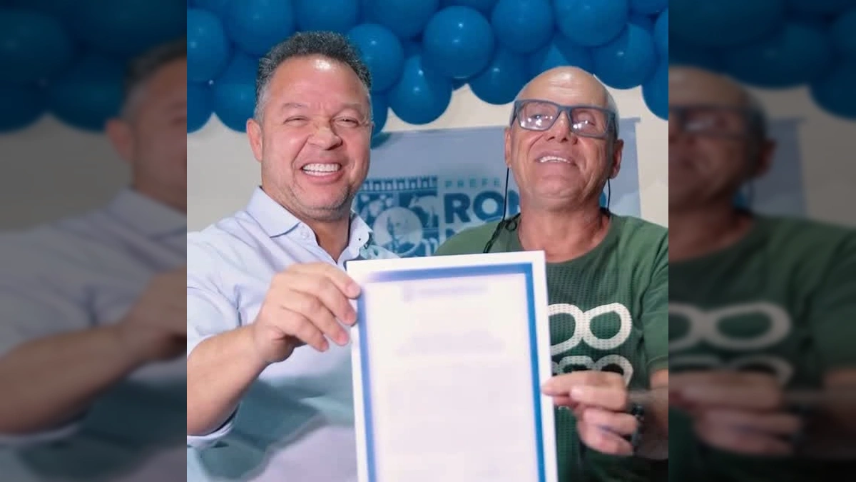 Moradores de Rondonópolis recebem títulos definitivos de propriedade. Créditos: Prefeitura de Rondonópolis / Instagram.