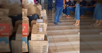 Voluntários do Projeto Pastor Nilson Braga e autoridades locais em Terra Nova do Norte, Mato Grosso, com caixas de doações. Crédito: terranovadonorte / Instagram.