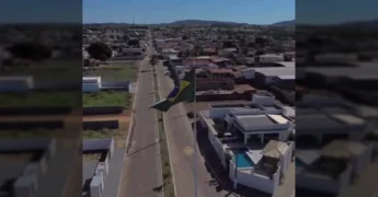 Imagens aéreas e closes de momentos da 29ª Festa do Peão de Figueirópolis D'Oeste, com rodeios, shows e público vibrante. Créditos: PH Filmes / JB Rodeios / Instagram.