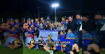 Jogadores e torcida celebrando a final da Copa Ilton Provenzi em Feliz Natal, Mato Grosso. Créditos: Prefeitura de Feliz Natal / Instagram.