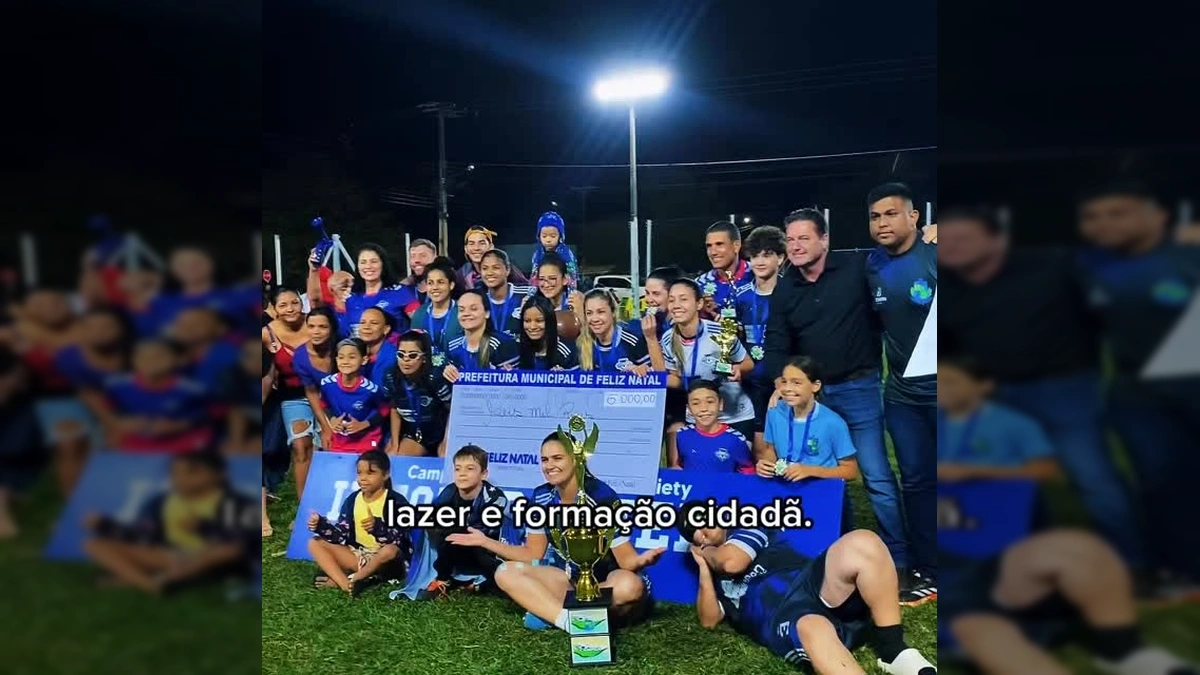 Jogadores e torcida celebrando a final da Copa Ilton Provenzi em Feliz Natal, Mato Grosso. Créditos: Prefeitura de Feliz Natal / Instagram.