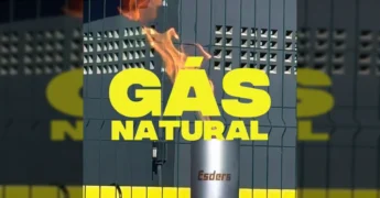 Tubulações amarelas e instalações de gás natural em Cuiabá, um avanço energético no estado. Créditos: govmatogrosso no Instagram.