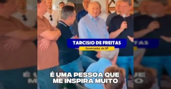 Tarcísio de Freitas ao microfone com Mauro Mendes ao lado em Cuiabá. Créditos: mauromendesoficial / Instagram