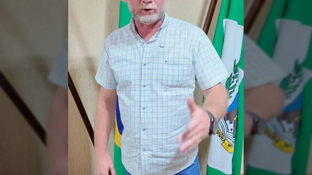 Homem de chapéu de cowboy em vídeo, convidando para evento em Tabaporã. Créditos: Prefeitura de Tabaporã / Instagram.