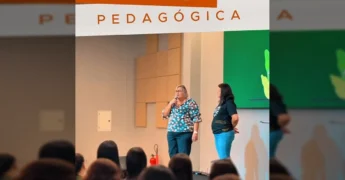Educadores assistindo a uma palestra na Jornada Pedagógica em Nova Mutum, por Prefeitura de Nova Mutum / Instagram