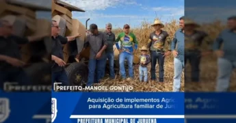 Grupo de autoridades e produtores rurais ao lado de uma colheitadeira de milho em Juruena. Créditos: Prefeitura de Juruena / Instagram.