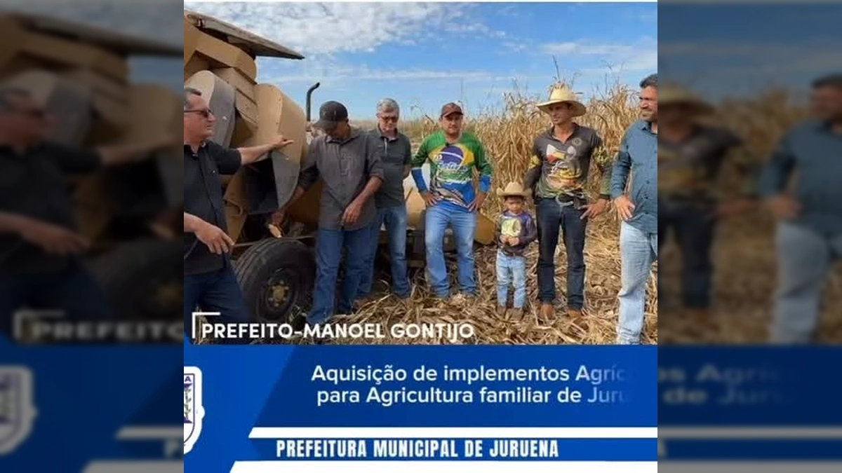Grupo de autoridades e produtores rurais ao lado de uma colheitadeira de milho em Juruena. Créditos: Prefeitura de Juruena / Instagram.