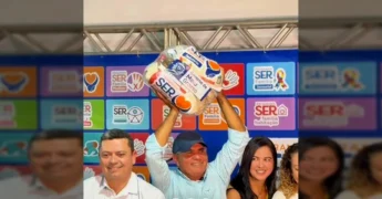 Foto aérea do evento Mutirão da Cidadania em Pontal do Araguaia, mostrando tendas e pessoas reunidas / Créditos: Instagram pontaldoaraguaia