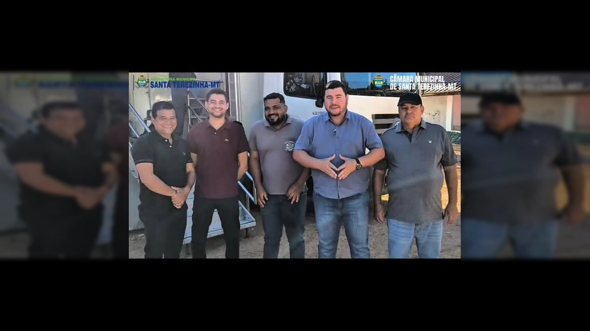 Pessoas recebendo atendimento oftalmológico em carreta, com funcionários da prefeitura de Santa Terezinha e Deputado Eugênio. Imagem: Prefeitura Santa Terezinha-MT / Instagram
