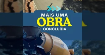 Homem sorrindo em frente a uma estrada pavimentada, com árvores ao fundo. Crédito: Prefeitura de Barra do Garças / Instagram.