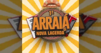 Imagem da Praça Municipal de Nova Lacerda com pessoas dançando em trajes típicos juninos durante o Primeiro Arraiá, com palco ao fundo. Créditos: Prefeitura de Nova Lacerda / Instagram.