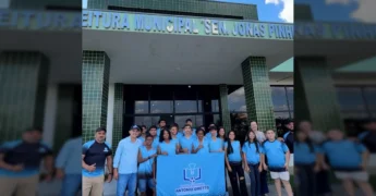Atletas de Matupá e Prefeito Bruno Mena em recepção na prefeitura. Créditos: Prefeitura Municipal de Matupá / Instagram.