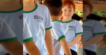 Imagem de crianças em ambiente escolar monitorado por câmeras em Lucas do Rio Verde. Crédito: Prefeitura de Lucas do Rio Verde / Instagram.