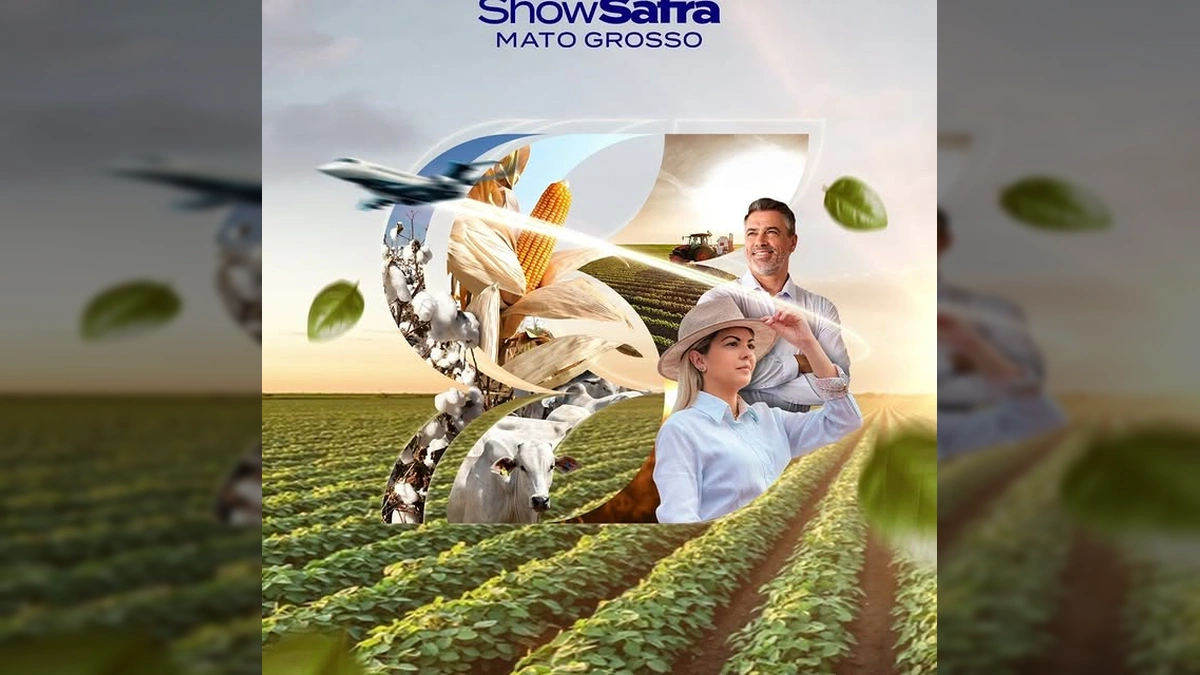 Homem sorrindo em um aeroporto com um avião ao fundo, anunciando o Show Safra Mato Grosso 2026, crédito showsafra / Instagram
