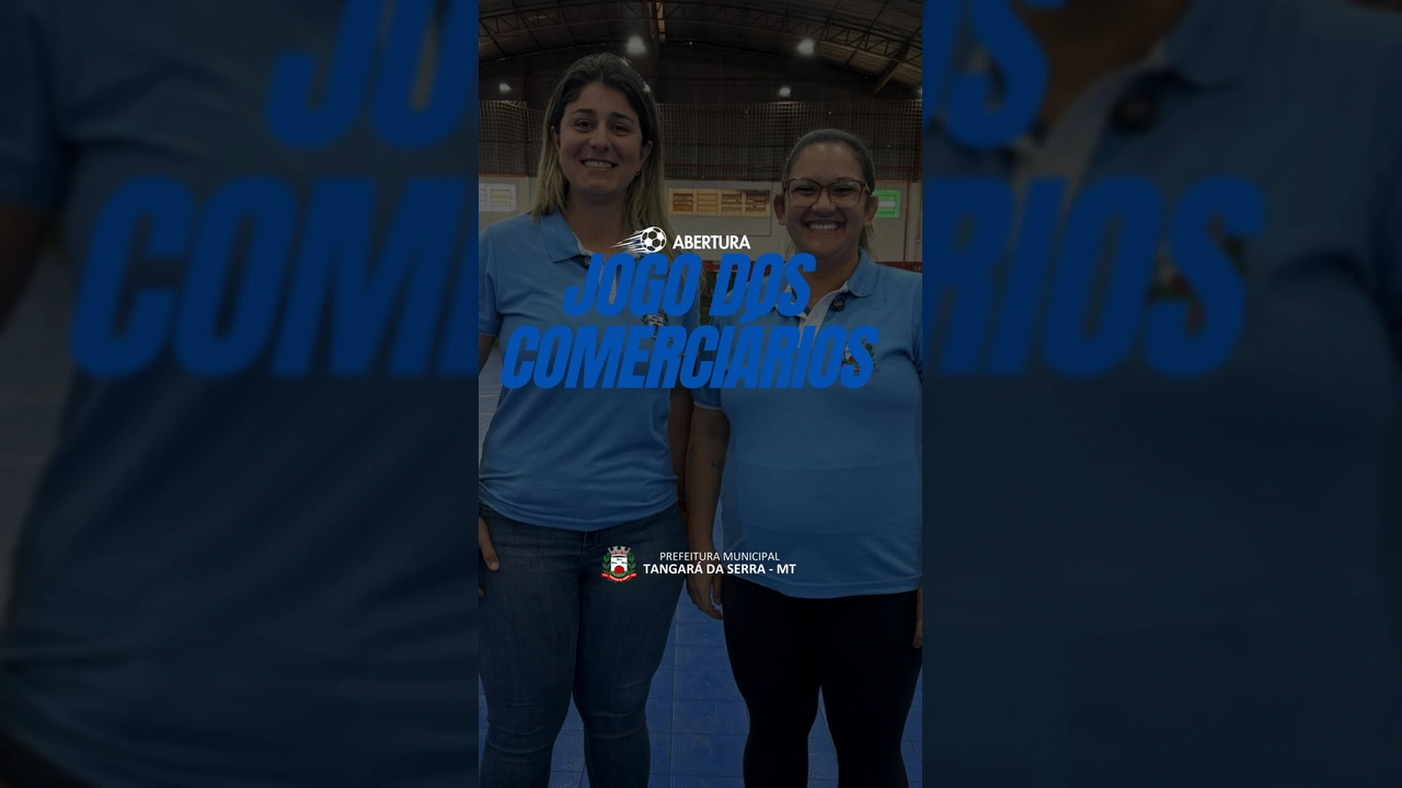 Duas mulheres em camisas azuis em uma quadra, anunciando os Jogos dos Comerciários em Tangará da Serra. Créditos: Prefeitura de Tangará da Serra / Instagram.