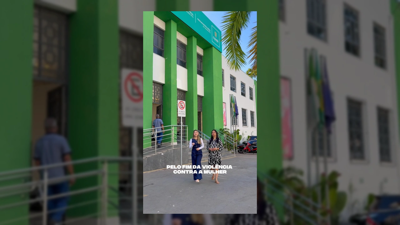 Imagem da campanha Agosto Lilás em Cuiabá com mulheres e o prédio da Secretaria da Mulher. Créditos: Prefeitura de Cuiabá / Instagram.
