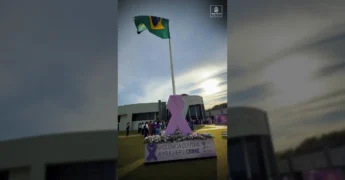 Ato simbólico contra a violência à mulher durante a campanha Agosto Lilás em Nova Mutum. Créditos: Prefeitura de Nova Mutum / Instagram