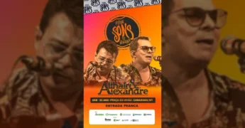 Althair & Alexandre se apresentando no Festival Sons do Araguaia em Canarana, Mato Grosso, com microfones e fundo vibrante / Prefeitura de Canarana - MT