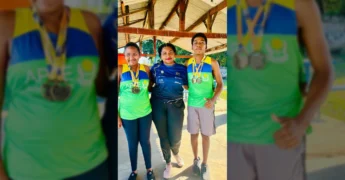 Foto de Evelyn e Matheus, atletas paralímpicos de Nossa Senhora do Livramento, exibindo suas medalhas com orgulho. Créditos: Prefeitura de Livramento / Instagram.