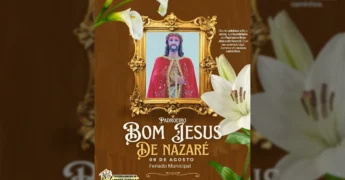 Imagem do Padroeiro Bom Jesus de Nazaré em moldura dourada, com flores brancas, comemorando o feriado municipal de Porto Estrela. Créditos: Prefeitura de Porto Estrela-MT / Instagram.