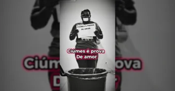 Grupo de mulheres do CRAS de Nossa Senhora do Livramento participando da campanha Agosto Lilás, promovendo o fim da violência contra a mulher. / Instagram smaslivramento.