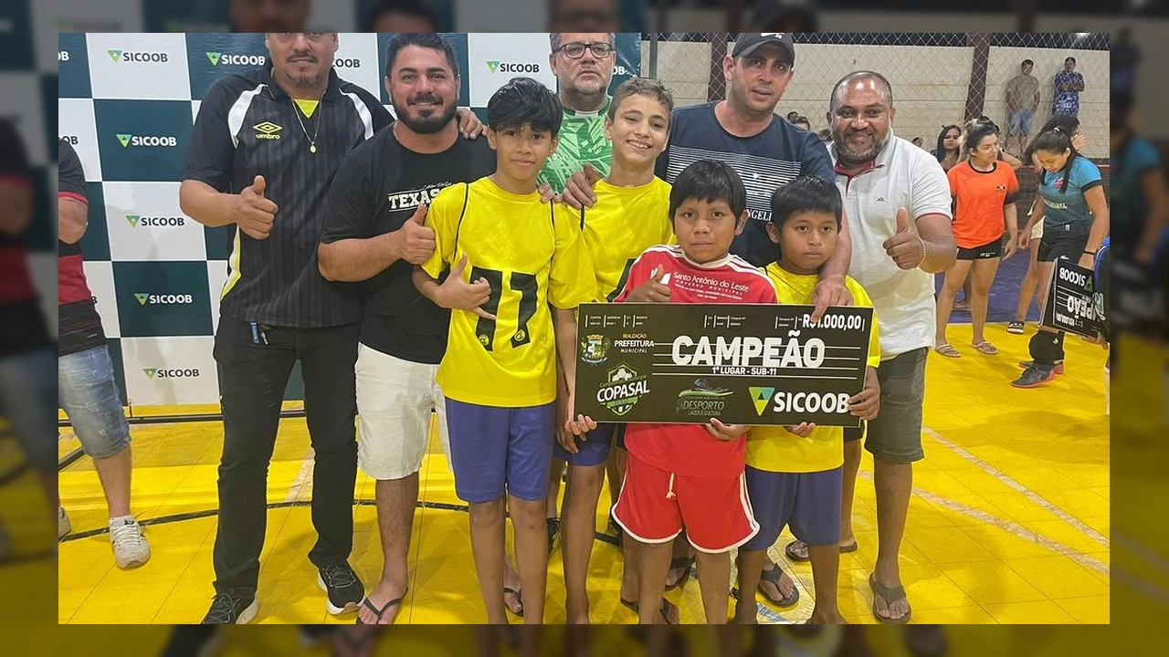 Time Banheristas campeão Sub-11 no Campeonato Municipal de Futsal 2025 em Santo Antônio do Leste. Créditos: Pref. Santo Antônio do Leste / Instagram