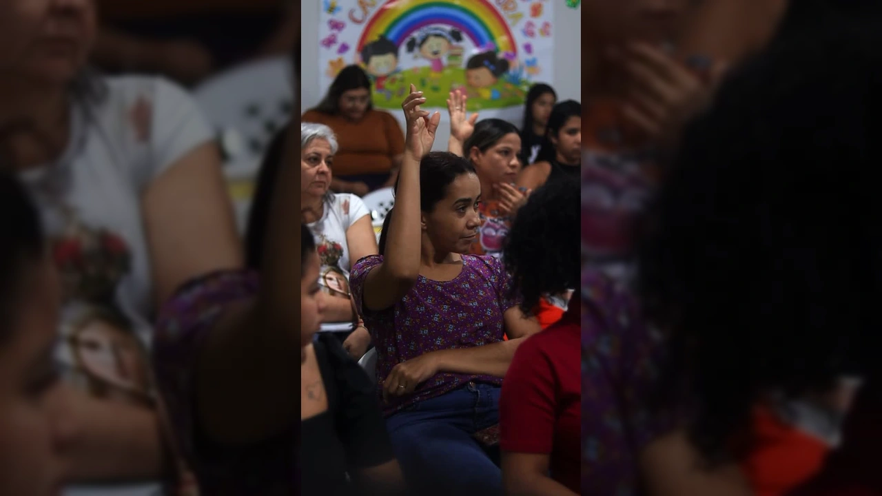 Mulheres participando de formação para auxiliares de desenvolvimento infantil em Gaúcha do Norte, Mato Grosso. Créditos: Prefeitura de Gaúcha do Norte.