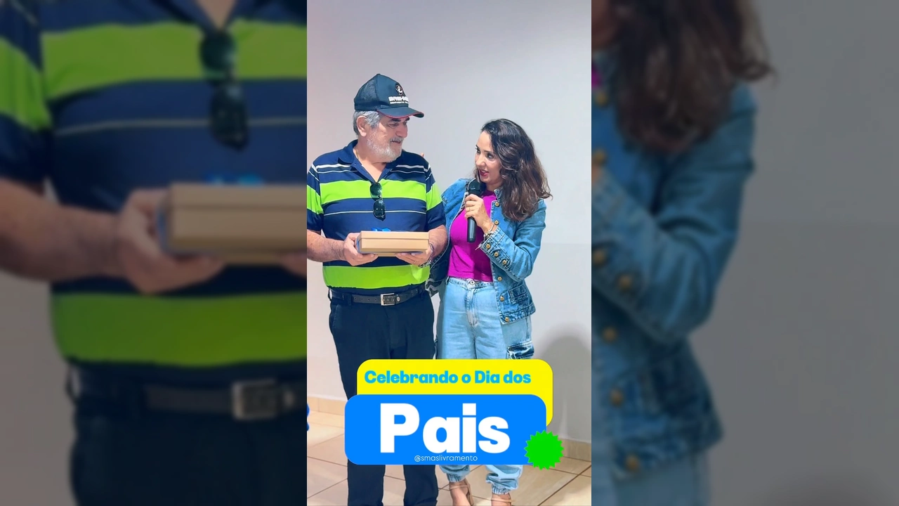 Pai feliz recebendo presente no Dia dos Pais durante evento do CRAS em Nossa Senhora do Livramento, com a equipe da Prefeitura de Livramento / Instagram