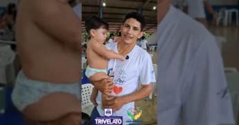 Homens com suas famílias no almoço de Dia dos Pais em Santa Rita do Trivelato. Crédito: @prefeiturasantaritadotrivelato.