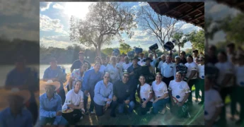 Idosos e equipe da Prefeitura de Cocalinho em celebração do Dia dos Pais com atividades e pesca / Instagram