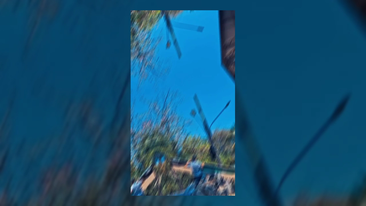 Pessoas descarregando barcos de pesca em Cáceres, Mato Grosso, para o FIPE 2025. Smtc Cáceres.