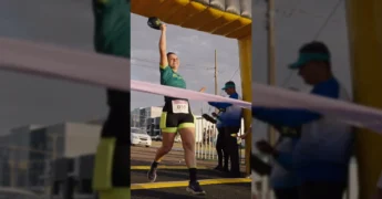Grupo de pessoas correndo durante a 1ª Corrida 'Todos Juntos por Elas' em Campo Verde. Créditos: Prefeitura de Campo Verde / Instagram