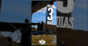 Imagem de barcos de pesca sob uma ponte em Cáceres, com o texto 'Faltam 3 dias' para a FIPe. Créditos: fipecaceresoficial / Instagram.