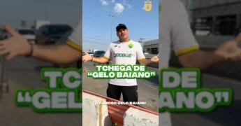 Homem apresenta barreiras de trânsito em Cuiabá, novas barreiras plásticas para segurança. Créditos: Prefeitura de Cuiabá / Instagram.