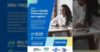 Imagem de divulgação do curso gratuito de gestão financeira em Alta Floresta, com uma mulher sorrindo e anotando. Crédito: Instagram/prefeituraaltafloresta