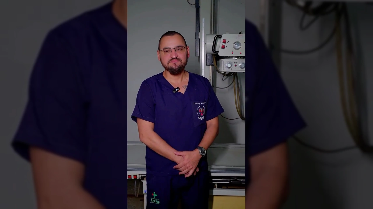 Profissionais da saúde de Nova Olímpia, incluindo enfermeiros, radiologistas, e médicos, mostrando dedicação no atendimento. Crédito: Secretaria Municipal de Saúde-NO.