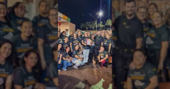 Imagens da cerimônia de premiação do 4º Prêmio Alfabetiza MT no Ginásio Fiôtao, Várzea Grande, com destaque para a equipe da Escola Presidente Tancredo de Almeida Neves de Nova Brasilândia. Créditos: Instagram nbprefeitura