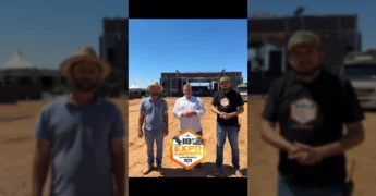 Prefeito Pablo Bortolas, Ivandro Zilli e Paulo Maurina no parque de exposição da ExpoCarmem 2025 em Santa Carmem. Créditos: Prefeitura de Santa Carmem / Instagram