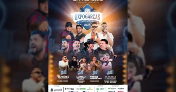 Artistas se apresentando no palco da Expogarças 2025 em Alto Garças. Crédito: Eventos Rebouças / Instagram.