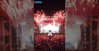 Vista aérea da multidão e palco da ExpoLucas 2025 em Lucas do Rio Verde, mostrando a celebração dos 37 anos da cidade. Crédito: Prefeitura de Lucas do Rio Verde (MT).