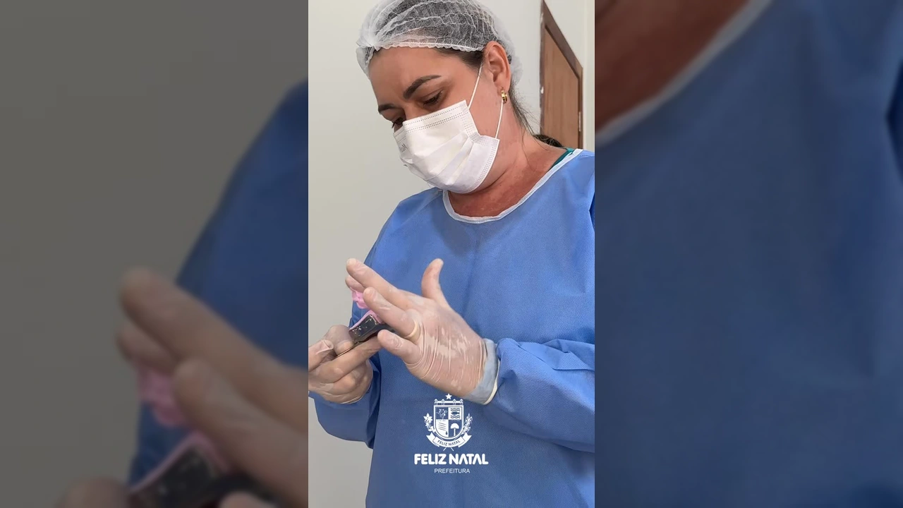 Imagem do vídeo da Prefeitura de Feliz Natal sobre saúde e o Projeto Sorriso Feliz, com Dr. Emanuel Costa e Cristina Rosa.
