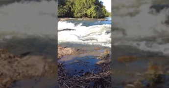 Imagens da cachoeira da fumaça e áreas do festival de pesca em Novo São Joaquim, MT. Créditos: Instagram @festivaldepescansj2025