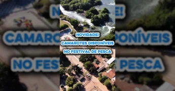 Homem sorrindo anunciando a venda de camarotes para o Festival de Pesca de Novo São Joaquim, por @festivaldepescansj2025.