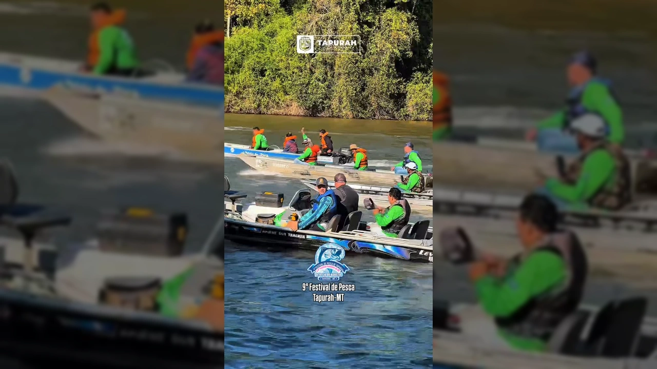 Botes com pescadores e público nas margens do rio durante o 9º Festival de Pesca de Tapurah. Créditos: Prefeitura de Tapurah / Instagram